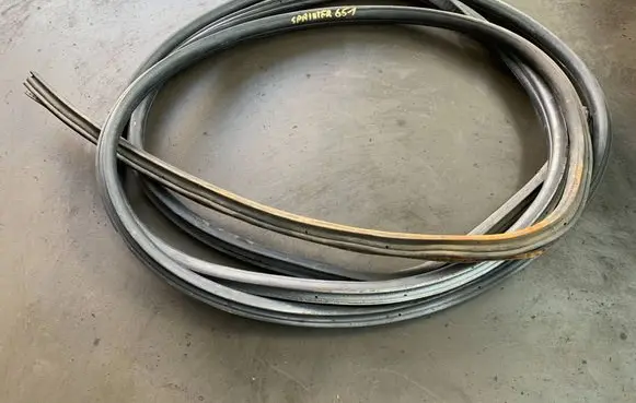 Mercedes-Benz Sprinter W906 Sliding door rubber seal 