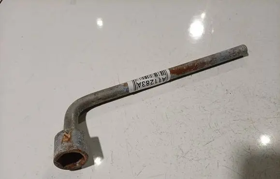 Subaru Legacy Wheel nut wrench