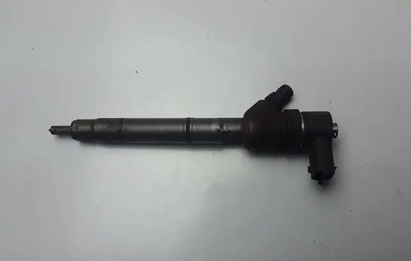 Hyundai i30 Fuel injector 338002A400