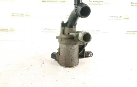 Mercedes-Benz C W205 Water pump 2742000207 2742000107