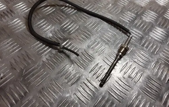 Mercedes-Benz C W203 Exhaust gas temperature sensor A0009058804