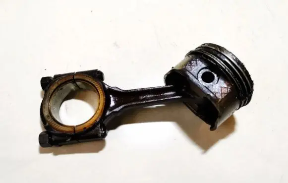 Peugeot 206 Piston with connecting rod