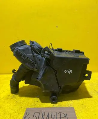 Volvo S40 Air filter box 