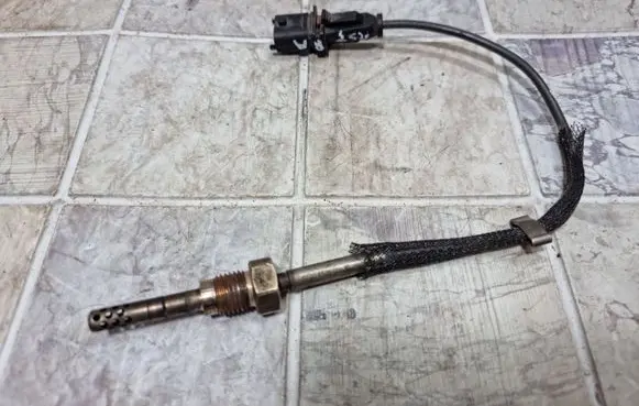 Opel Astra H Exhaust gas temperature sensor 55355404