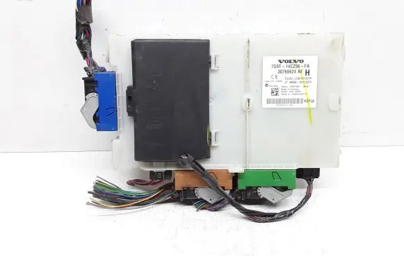 Volvo XC60 Fuse module 30765624 30765624AE 7G9T14C256FA