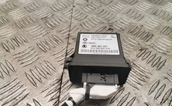 Volkswagen PASSAT B6 Light module LCM 5m0907357