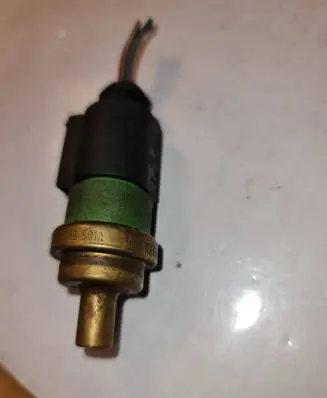 Volkswagen PASSAT B5 Coolant temperature sensor 059919501A 4B0973712