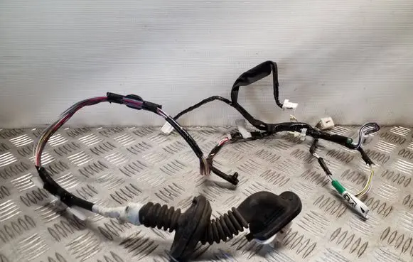Toyota Auris E180 Rear door wiring loom 8215302