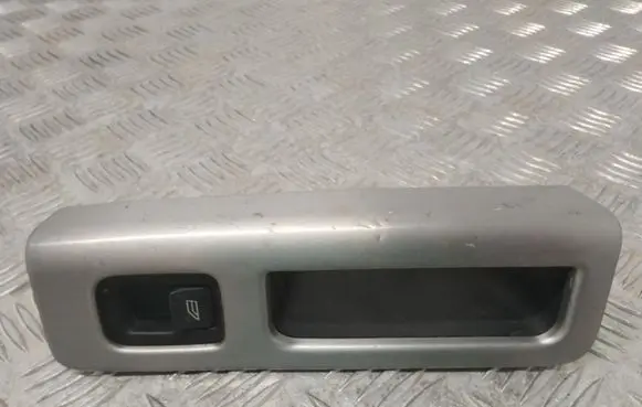 Volvo V50 Electric window control switch 8679678
