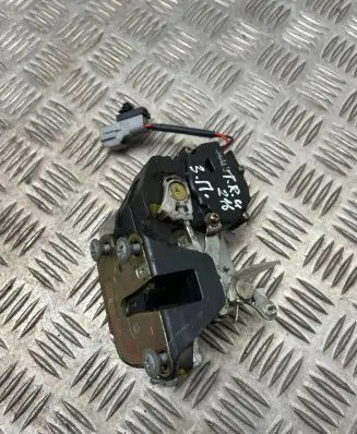 Toyota RAV 4 (XA10) Rear door lock