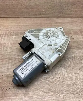 Audi A4 S4 B8 8K Front door window regulator motor 8K0959802