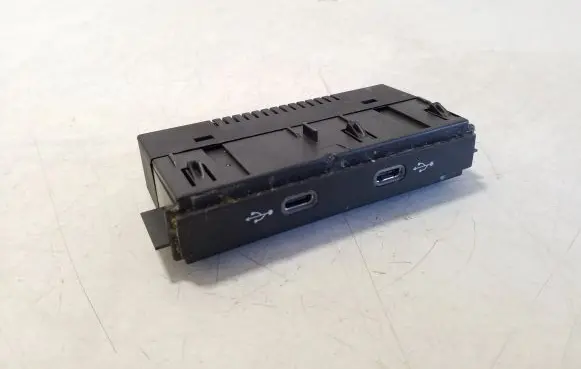 Volkswagen ID.4 USB socket connector 5NA035700