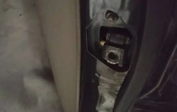 Volvo XC90 Rear door check strap stopper