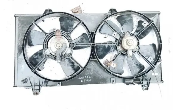 Radiator cooling fan shroud