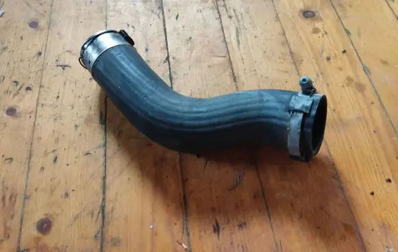 Intercooler hose/pipe