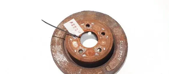 Volvo V50 Rear brake disc neventiliuojamas