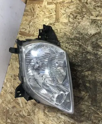 Mazda MPV Headlight/headlamp P2018