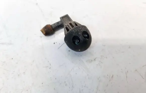 Windshield washer spray nozzle