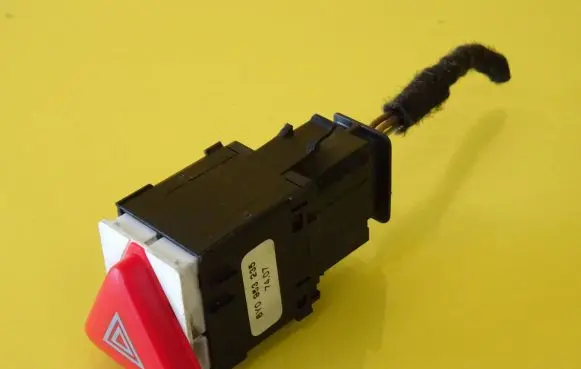 Skoda Fabia Mk1 (6Y) Hazard light switch 6Y0953235