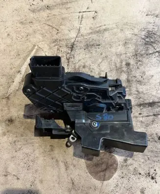 Volvo S80 Front door lock 30784483