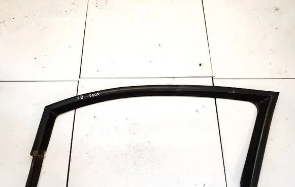 Seat Leon (1P) Rubber seal front coupe door