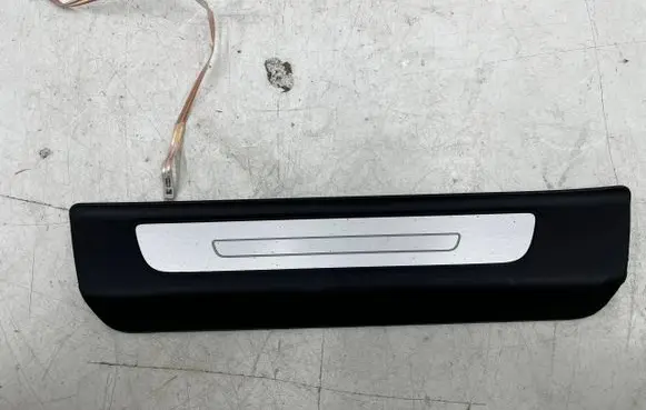 Audi Q7 4M Foot area side trim 4M0947417
