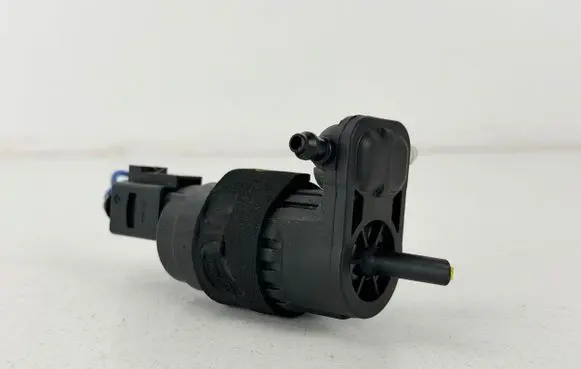 Audi A1 Windscreen/windshield washer pump 8K9955647 221123