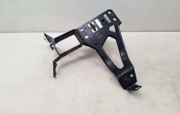 BMW 5 E60 E61 Fog light bracket 7033731