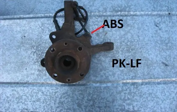 Renault Megane I Front wheel hub spindle knuckle 07335