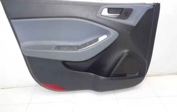 Hyundai i20 (BC3 BI3) Front door trim bar 