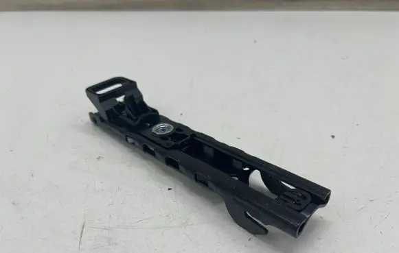 Audi Q3 F3 Seat belt adjustment rail 4M0857819