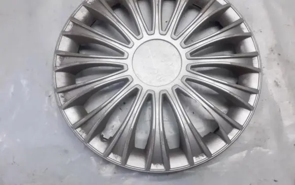Volkswagen Polo R14 wheel hub/cap/trim 
