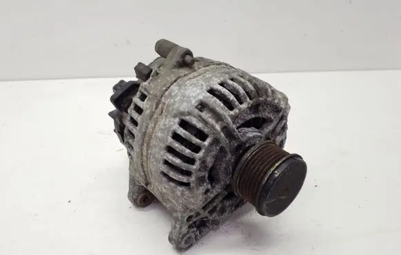 Nissan Juke I F15 Generator/alternator 0124525140 8200728292D