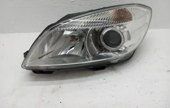 Skoda Fabia Mk2 (5J) Headlight/headlamp