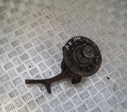 Mercedes-Benz SLC C107 Front wheel hub