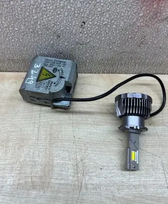 Mercedes-Benz CLS C219 Headlight ballast module Xenon 5DD008319