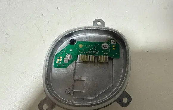 BMW 8 G15 LED ballast control module 8496135 63118496135