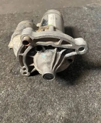 Peugeot 307 Starter motor D6RA572
