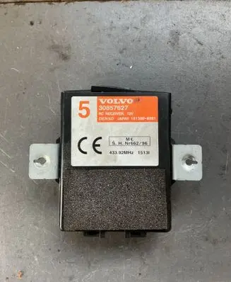 Volvo S40, V40 Door central lock control unit/module 30857627 1513008381