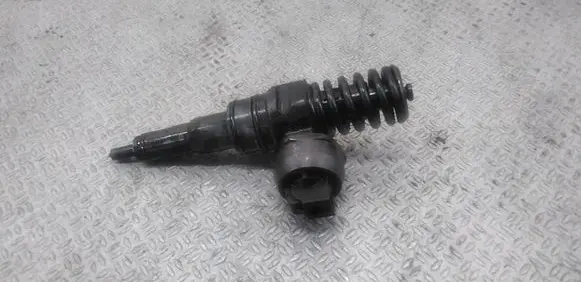 Skoda Octavia Mk2 (1Z) Fuel injector 038130073AG