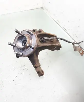Front wheel hub spindle knuckle