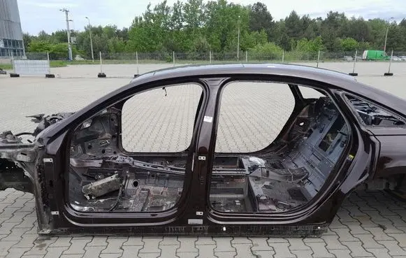 Audi A8 S8 D2 4D Sill