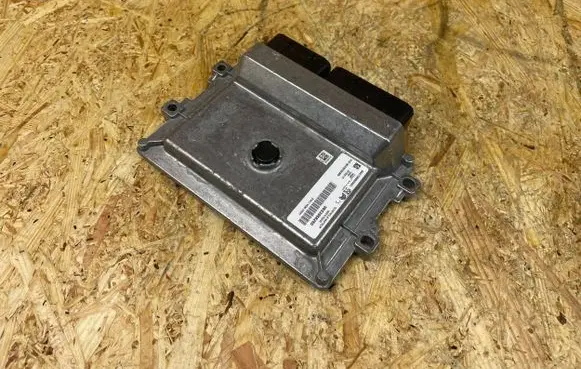 Opel Mokka B Engine control unit/module 9853988280