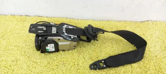 Mercedes-Benz GLC C253 Front seatbelt 6404706006