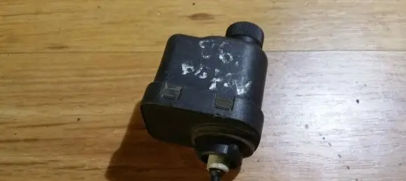 Headlight level adjustment motor