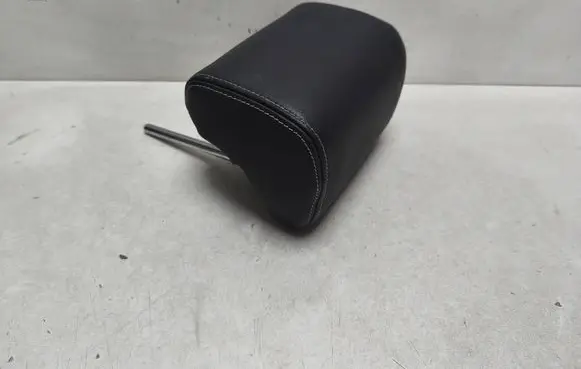 Mitsubishi Outlander Rear seat headrest