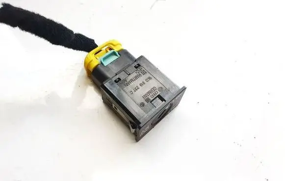 Passenger airbag on/off switch