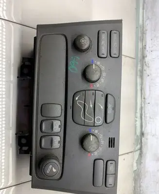 Volvo S60 Climate control unit 8682930
