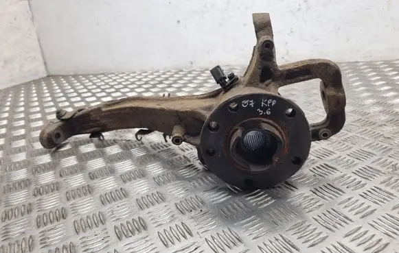 Audi Q7 4L Front wheel hub spindle knuckle 7L0407257A