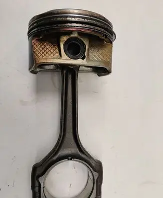 Dodge Charger Piston with connecting rod